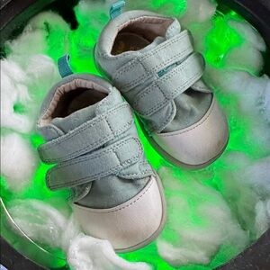 Kids Sneakers in Green and White